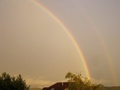 Dvojitá duha nad Trutnovem 15. srpna 2011 večer (zobrazeno 172x)